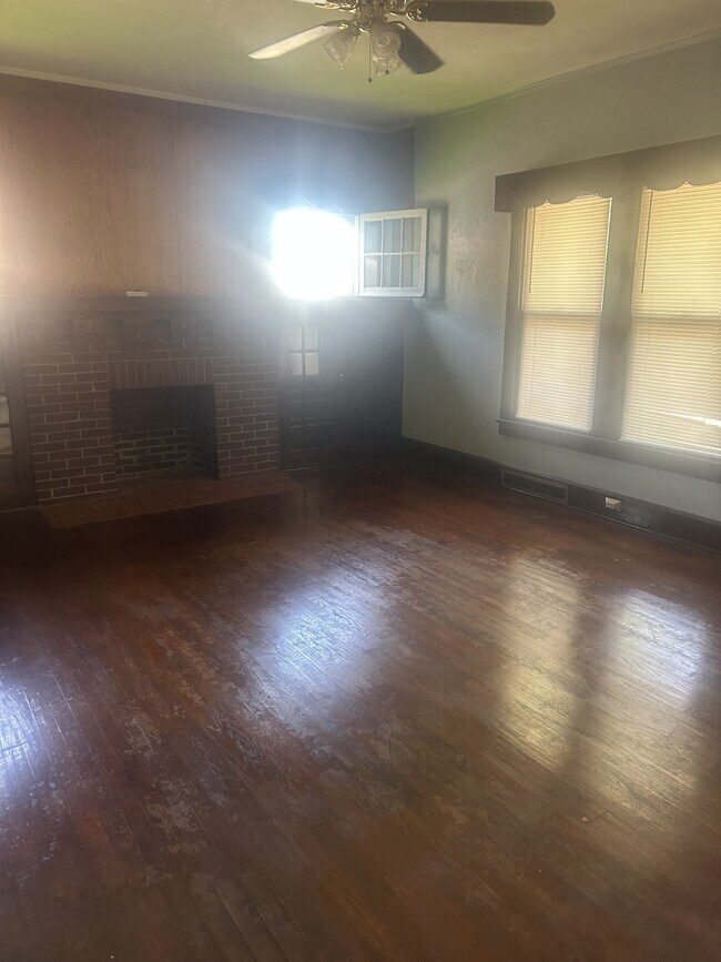Foto del edificio - 126 Matta Ave