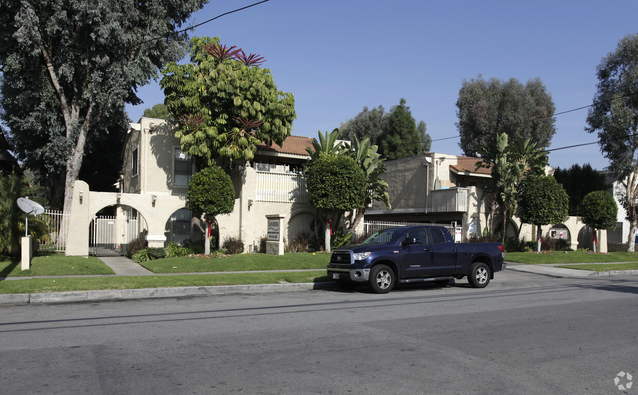 Primary Photo - Savanna Apartment Homes