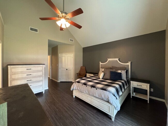 Building Photo - Gorgeous Home in Fleetwood!