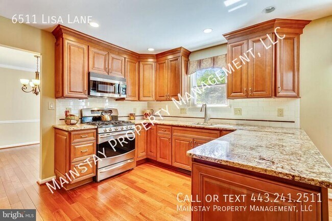 Foto del edificio - 4 Bedroom Single Family Home W/ Private De...