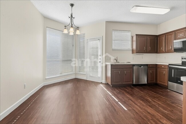Building Photo - 8551 Western Meadows Dr