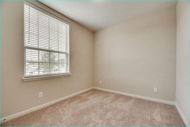 Building Photo - 1409 Park Trails Blvd
