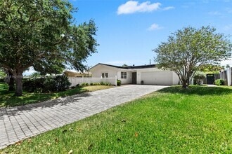 Building Photo - 2070 NE 54th Ct