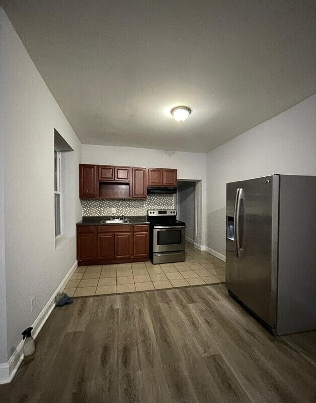 Foto del edificio - 628 N 55th St