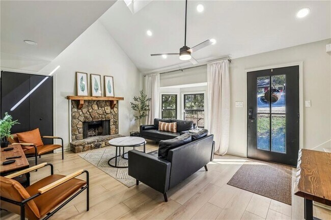 Foto del edificio - 2158 Wells Dr SE