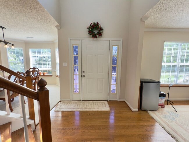 Building Photo - 4585 Village Park Dr E
