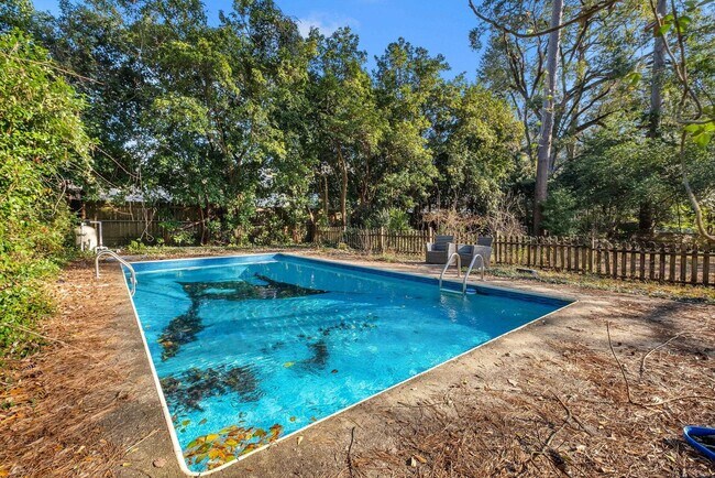 Foto del edificio - 1902 Sunset Ln