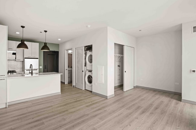 Photo - 2150 N Elston Ave Apartment