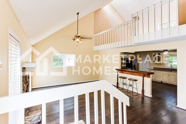 Foto del edificio - 2335 Forest Green Dr