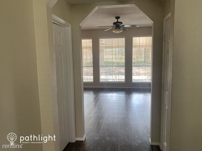 Foto del edificio - 4 br, 2 bath House - 4649 Devonshire Drive...