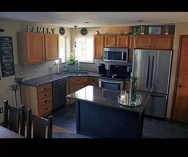 Building Photo - Available May 1st!