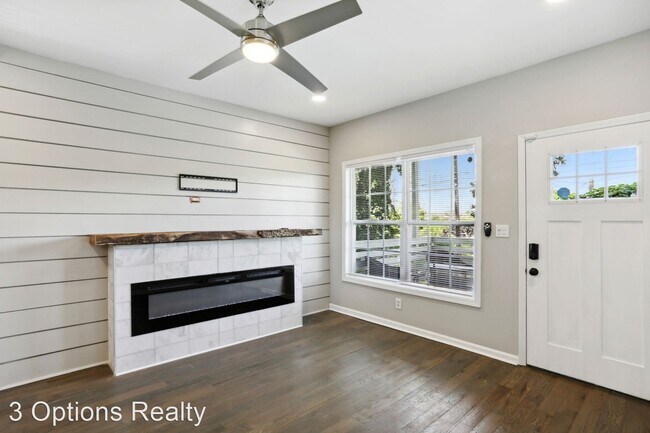 Building Photo - 3 br, 3 bath House - 216 Delevan Street SW