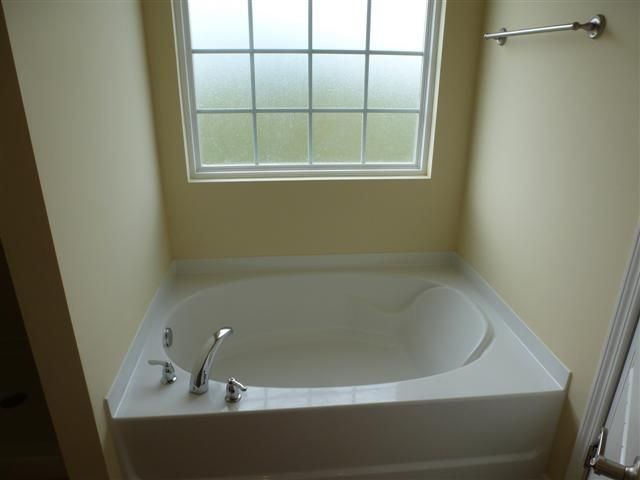 Foto del edificio - TWO STORY 5br/3ba Brick Home