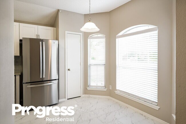 Foto del edificio - 2829 Hidden Springs Dr