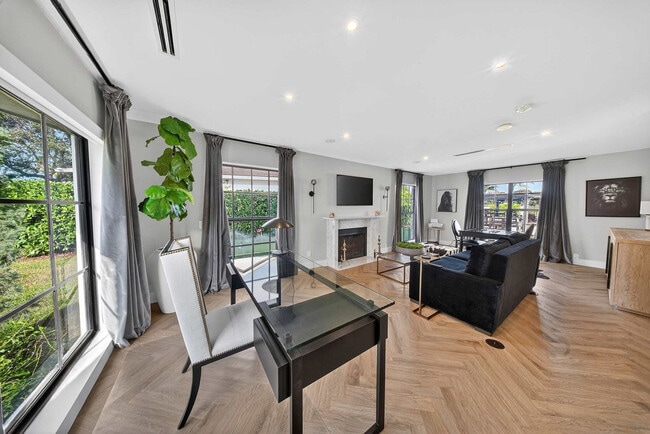 Building Photo - 4312 NE 22nd Ave