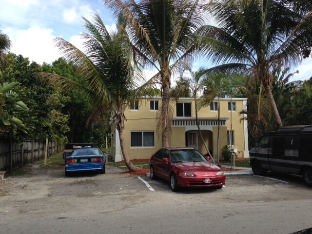 Building Photo - 2889 SW 16th St