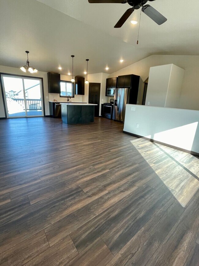 Building Photo - * LIMITED-TIME: $750 Move-In Credit * 4 Bedroom, 3 Bathroom with Office for Rent