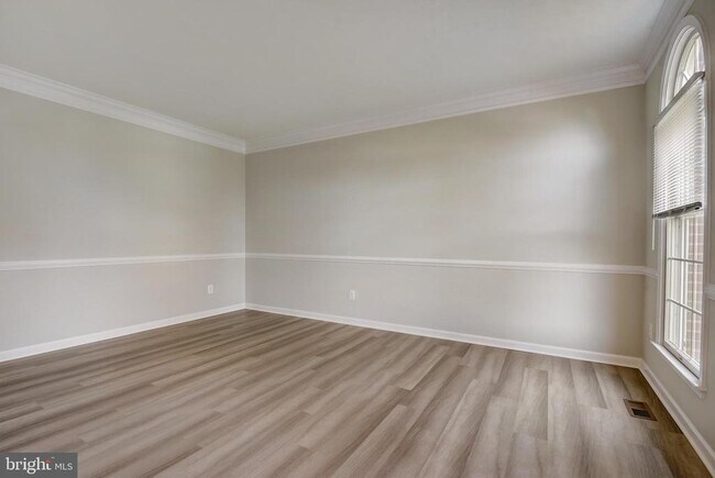 Building Photo - 22829 Queensbridge Dr