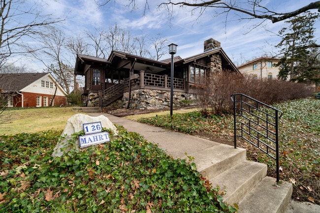 Building Photo - 126 Mahrt Ave