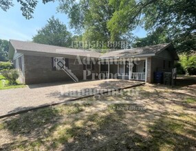 Building Photo - 1804 Clara Dr