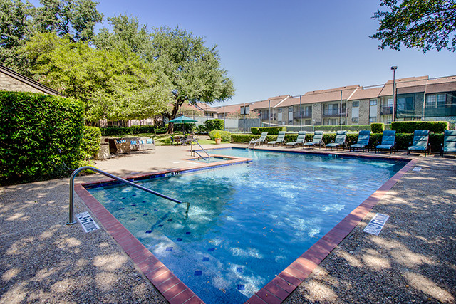 Courtyard Apartments Garland