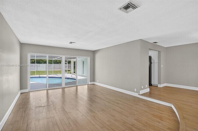 Foto del edificio - 565 NE Olive Way