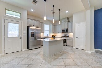 Building Photo - 12130 La Strada St