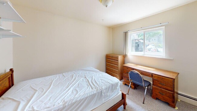 Foto del edificio - 839 Tappan St