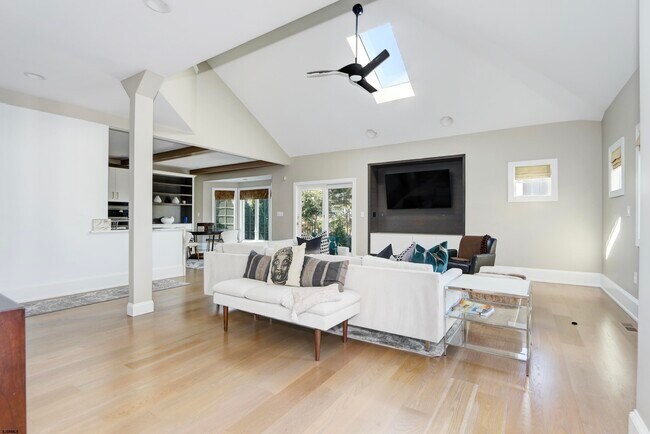 Foto del edificio - 53 Bayside Ct