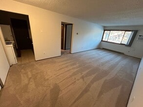 Building Photo - 321 SE 1st Ave