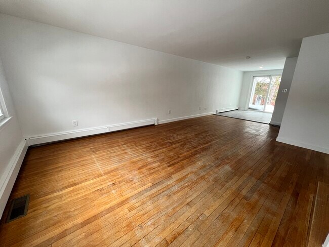 Foto del edificio - 18 Hill Rd