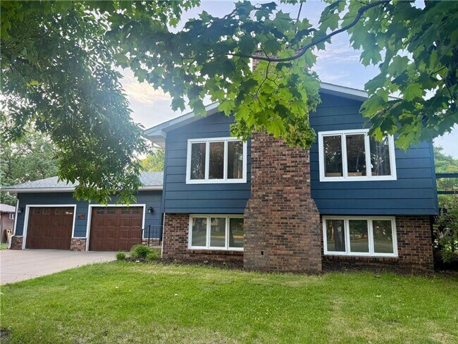 Foto del edificio - Remodeled 4 bedroom 2 bath 2 car Baxter Home