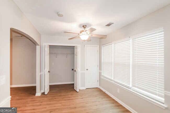 Building Photo - 80 Forest Brook Dr
