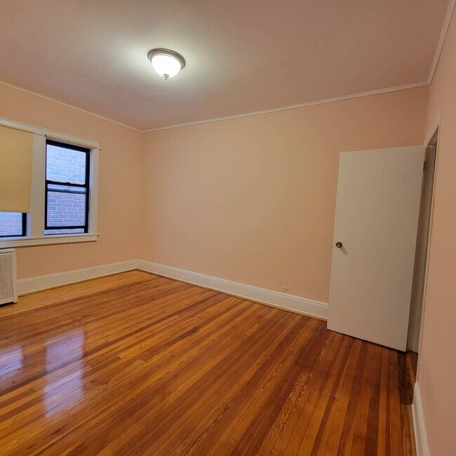 Foto del edificio - 41-31 162nd St