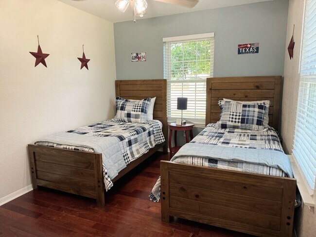 Foto del edificio - 105 Sky Country Dr