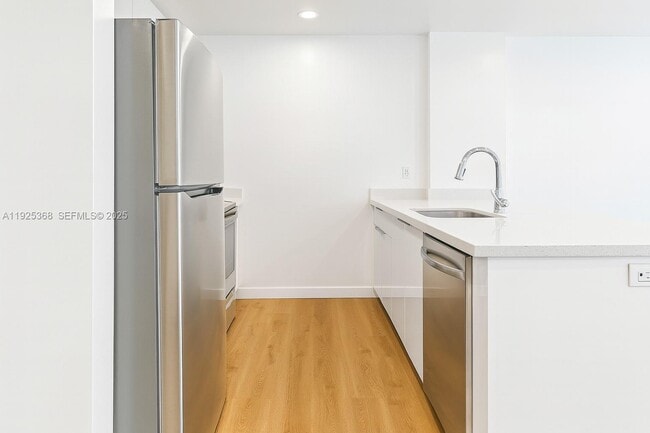 Foto del edificio - 1950 Fletcher St