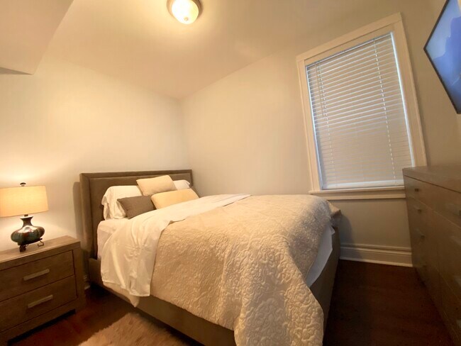 Foto del edificio - 3125 W 41st Pl