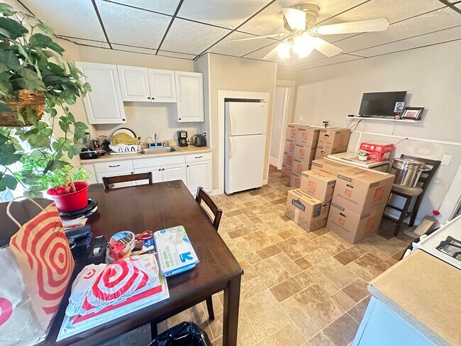 Building Photo - 17 Edmands St