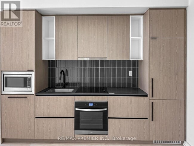 Building Photo - 1285 Dupont St