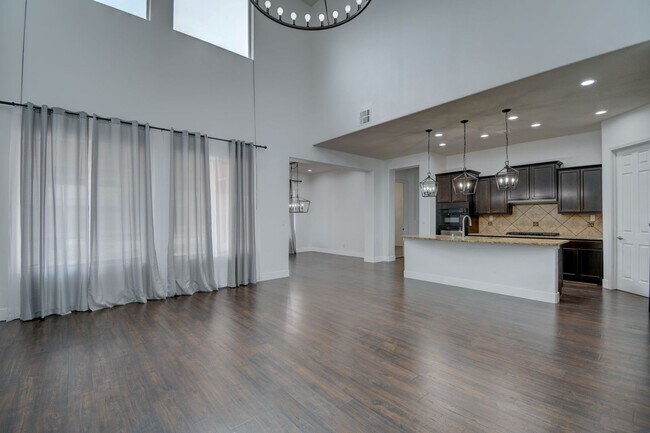 Foto del edificio - Beautiful Loma Colorado Home.