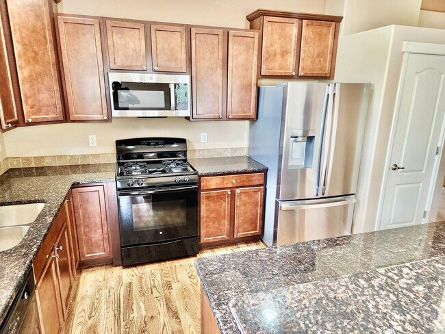 Building Photo - Move in ready home on Davey Crocket!