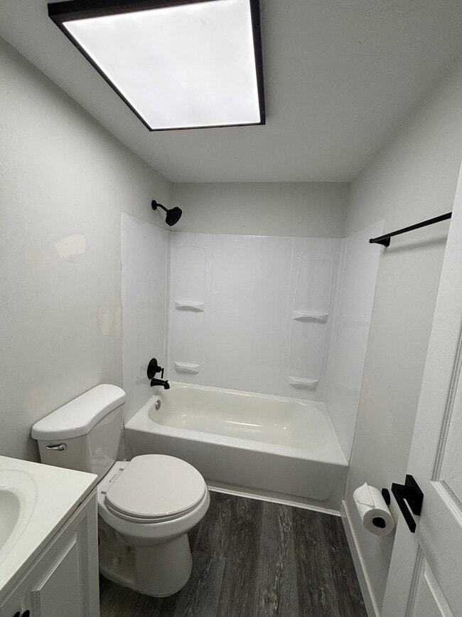 Photo - 2715 Center St Apartment