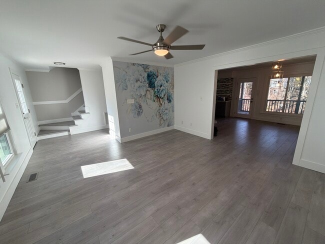 Open floor plan in established West Cary neighborhood? Yes! - 115 Waterfall Ct