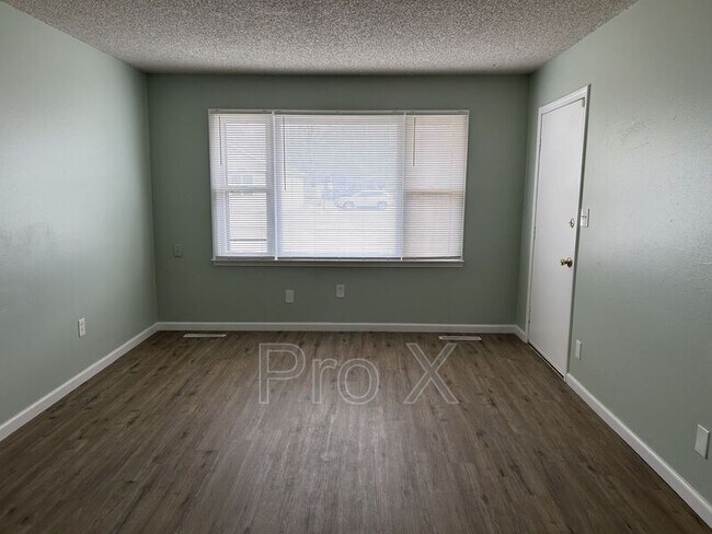 Foto del edificio - 801 N Rouse St