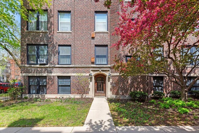 Foto del edificio - 5331 S Cornell Ave