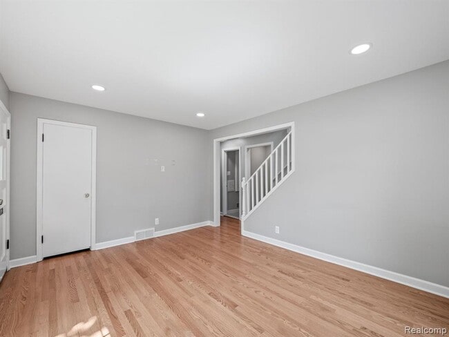 Building Photo - 1679 Villa Rd