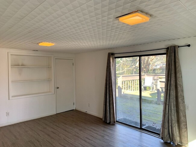 Foto del edificio - 3313 Terrier Lane (Hikes Point Area)