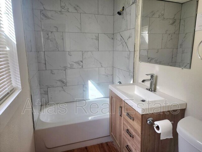 Foto del edificio - 2201 W Pikes Peak Ave