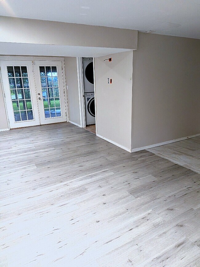 Foto del edificio - Luxury 3 Bedroom Split Level In Kennedy Township (Montour Schools)