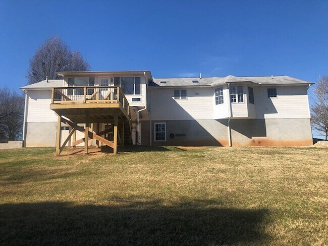 Foto del edificio - 851 Rawhide Trail Lenoir City TN 37772